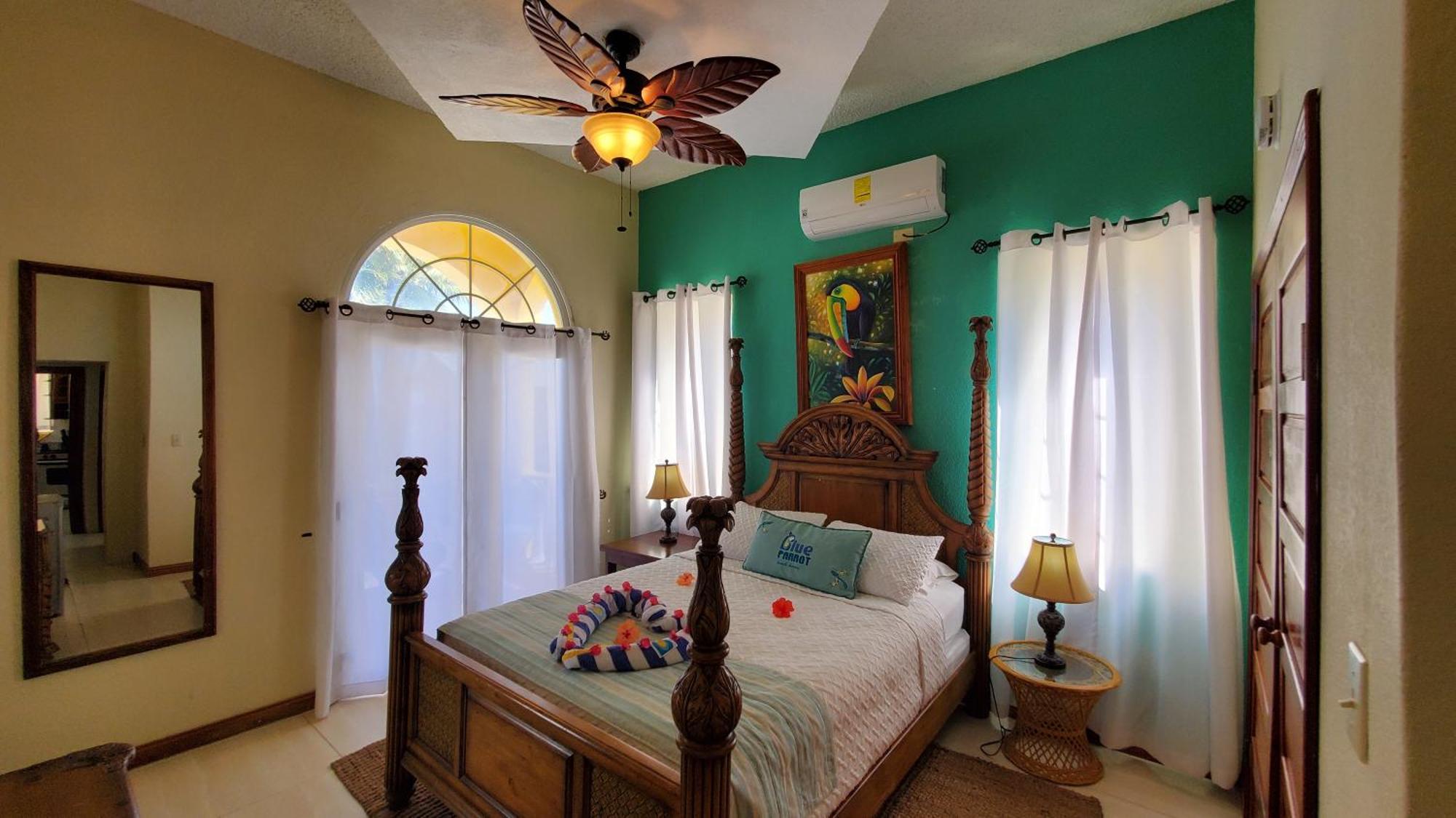 Blue Parrot Beach House And Villas Hopkins Kültér fotó