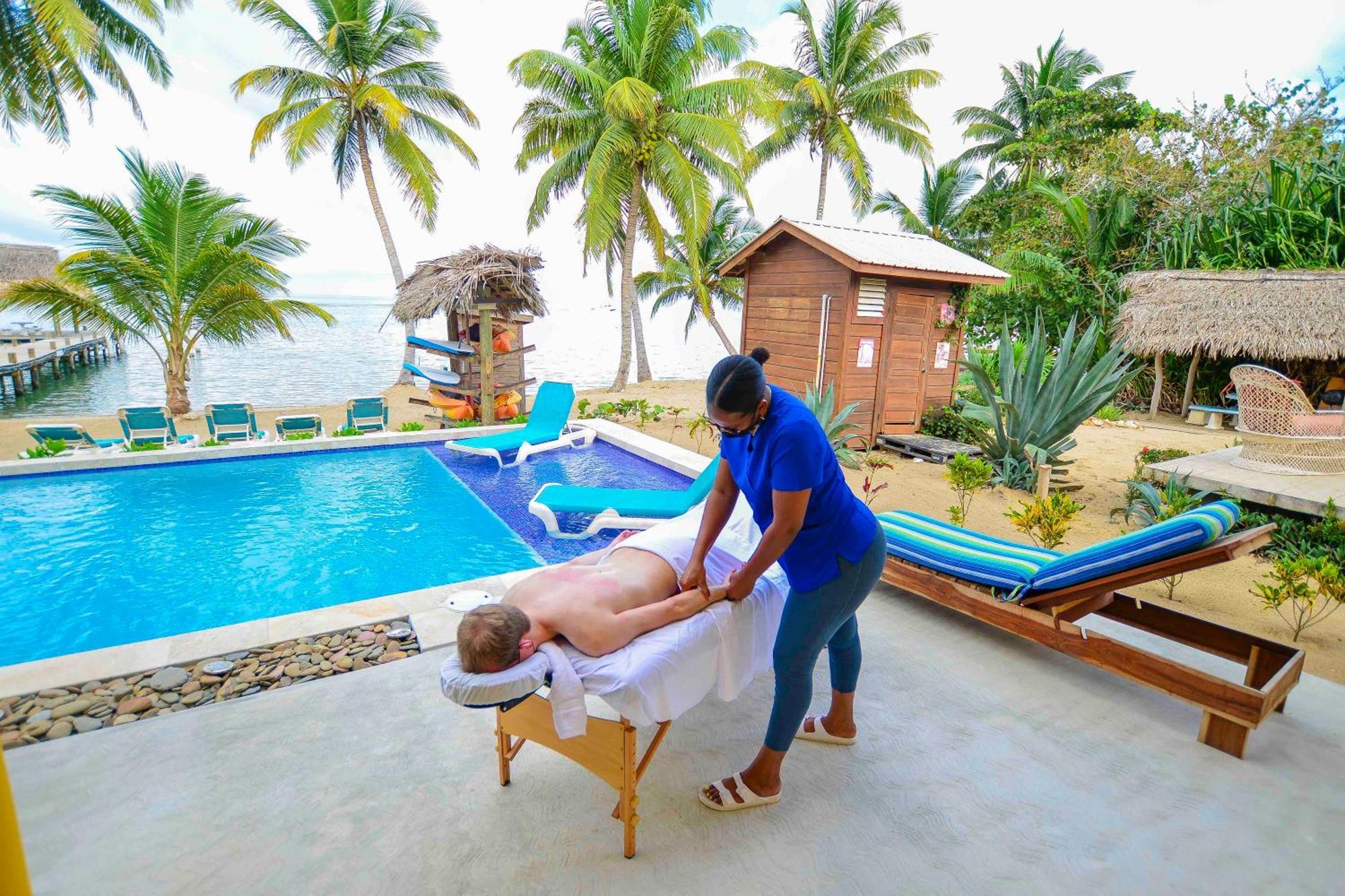 Blue Parrot Beach House And Villas Hopkins Kültér fotó