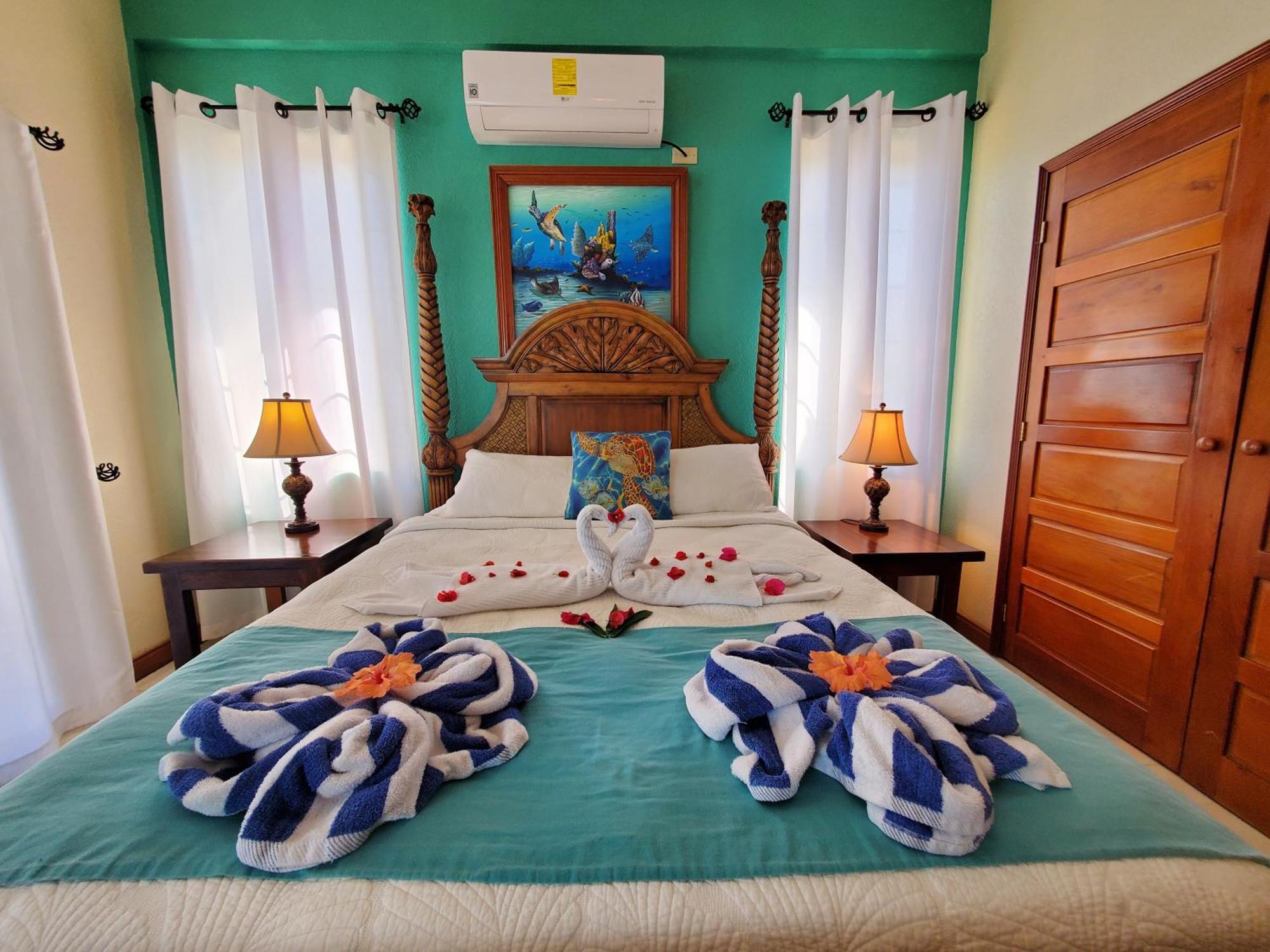 Blue Parrot Beach House And Villas Hopkins Kültér fotó