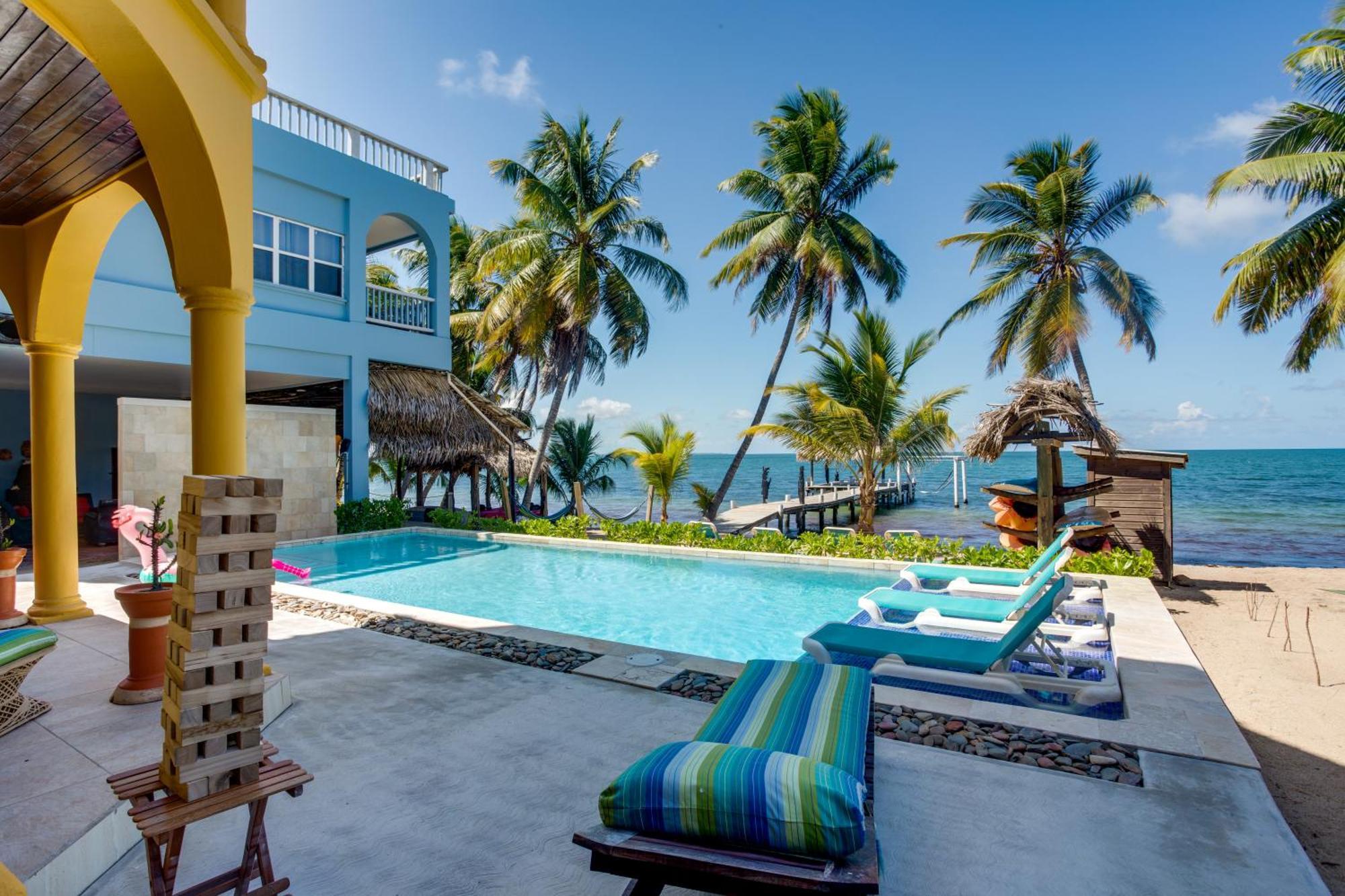 Blue Parrot Beach House And Villas Hopkins Kültér fotó